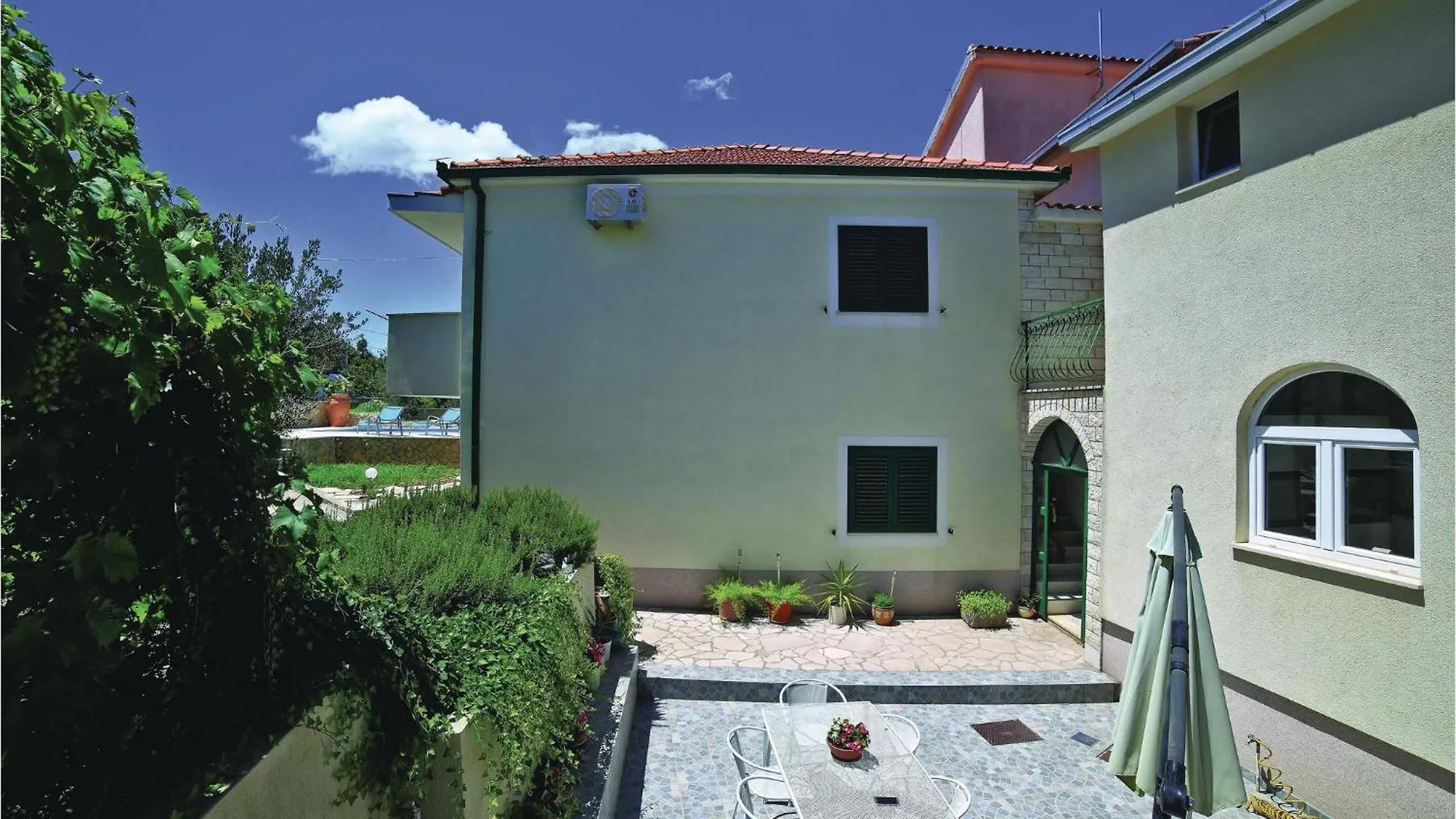2 Bedroom Gorgeous Apartment In Trogir