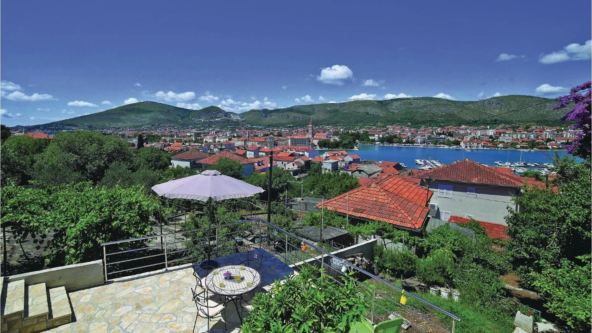 2 Bedroom Gorgeous Apartment In Trogir