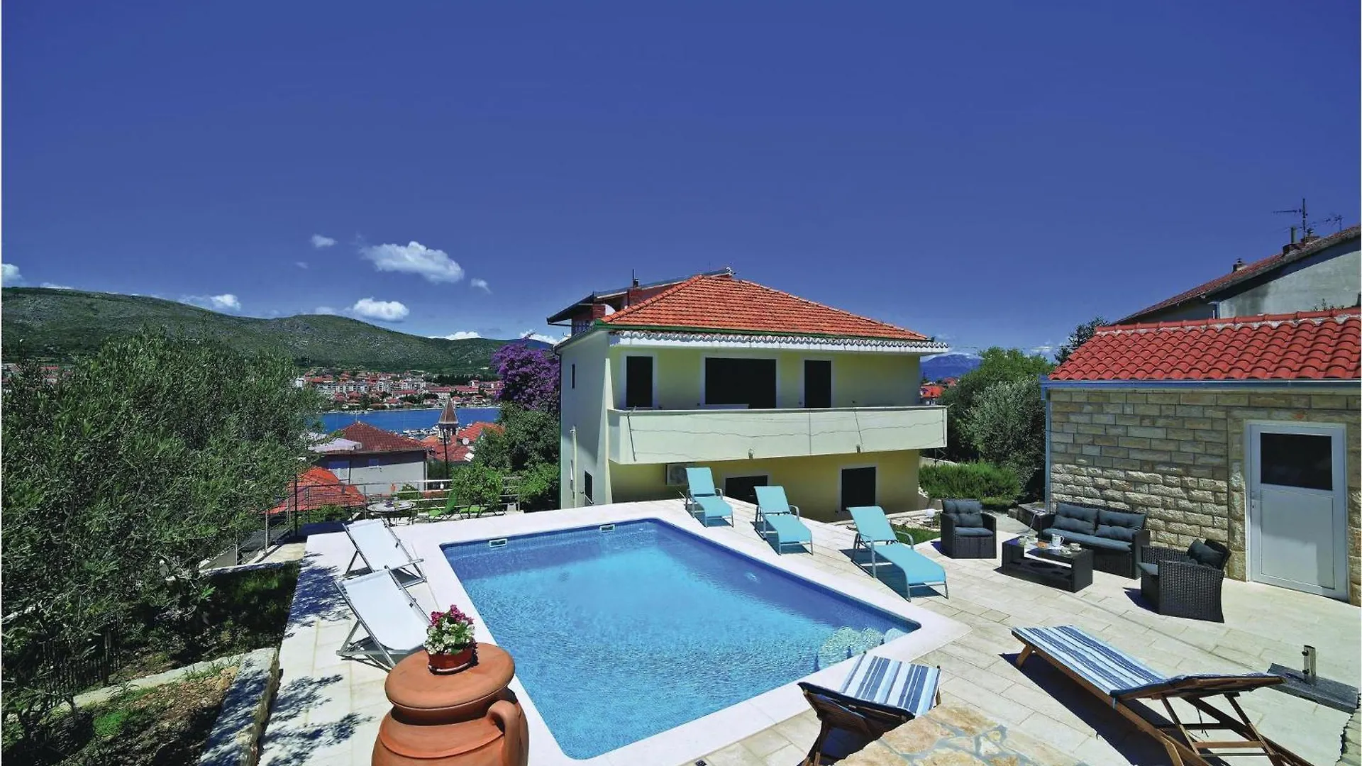 2 Bedroom Gorgeous Apartment In Trogir