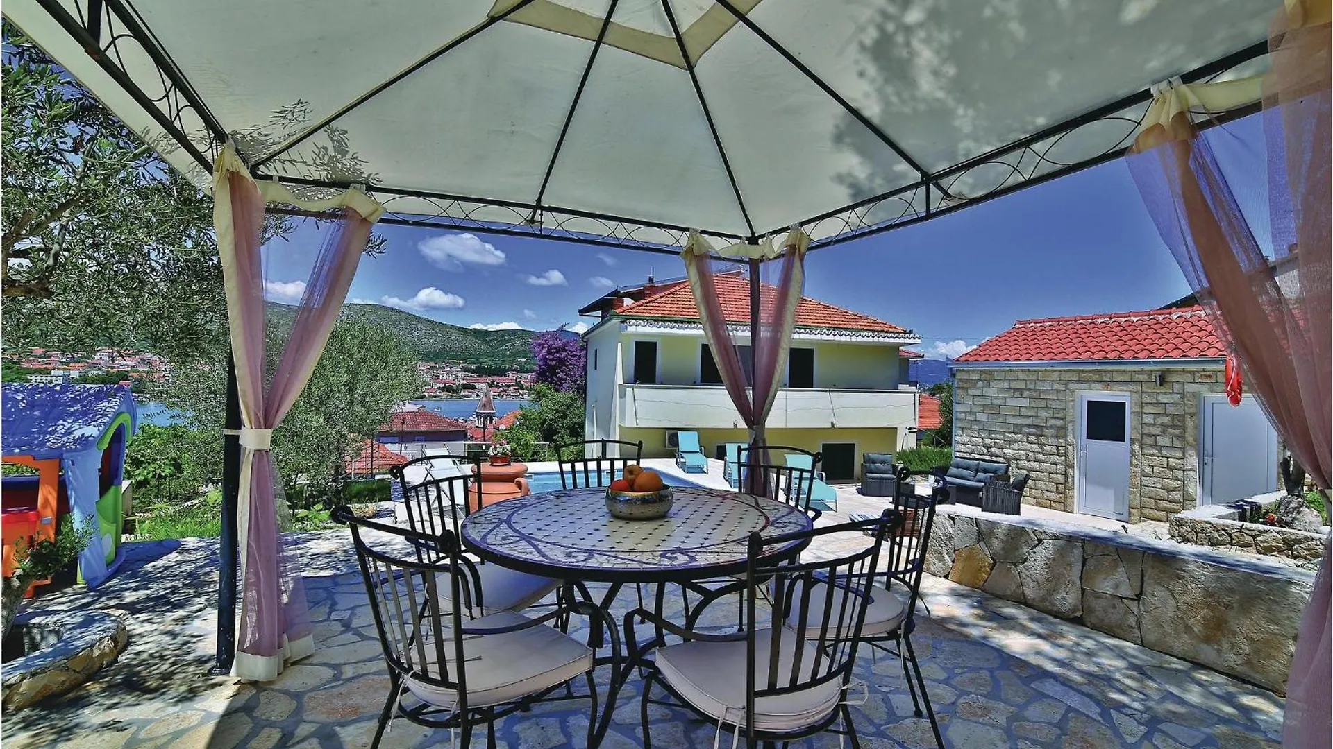 2 Bedroom Gorgeous Apartment In Trogir